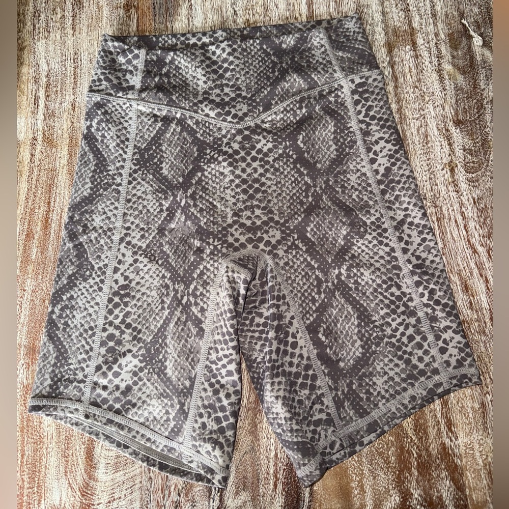 Balance Athletica/Vitality- Ascend Rider Short-Boa/Python Kingdom- Size Small